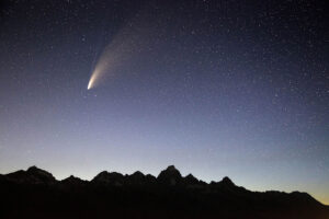 Comet Neowise over Tetons
