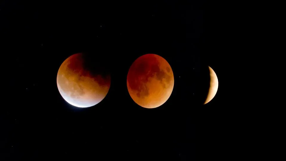 blood moon lunar eclipse