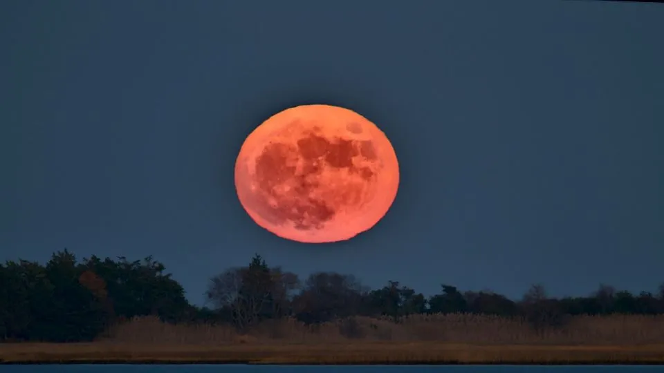 supermoon in wyoming